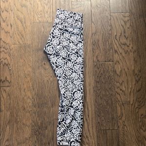 Lululemon Wunder Under Crop size 8